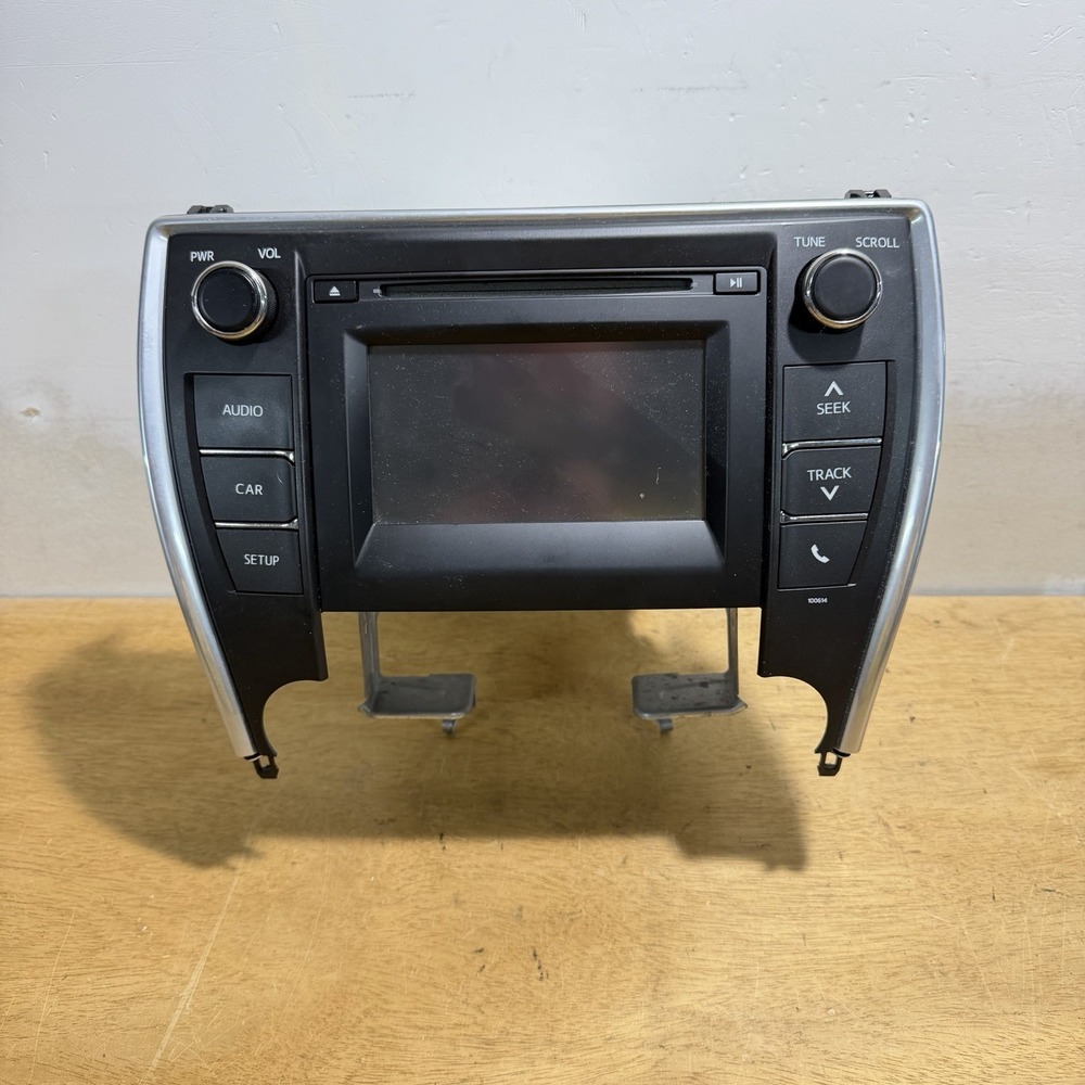2014 - 2016 Camry OEM Radio and Display Reciever Assembly 86140-06390 FT0049B